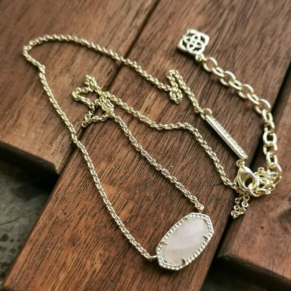 Kendra Scott Elisa Necklace. Gold Rose Quartz - Picture 2 of 3